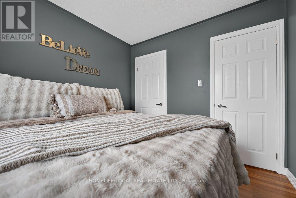 4 MARTINDALE CRESCENT - 27