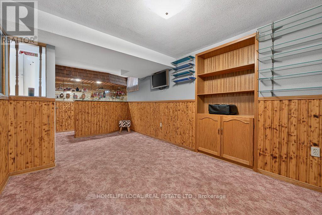 4 MARTINDALE CRESCENT - 34