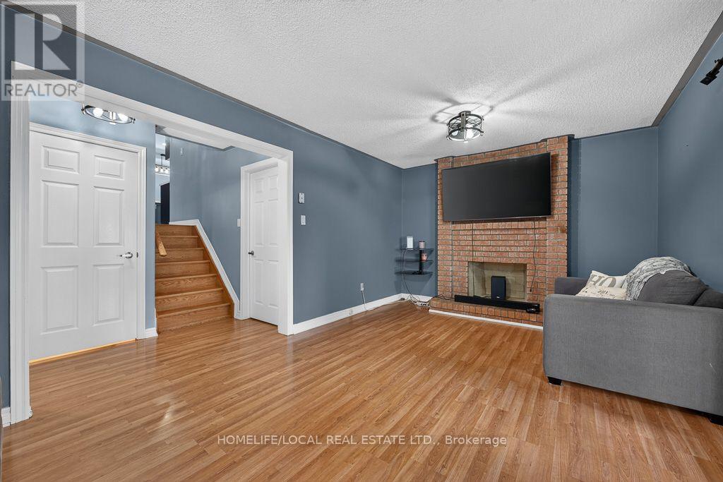 4 MARTINDALE CRESCENT - Image 39
