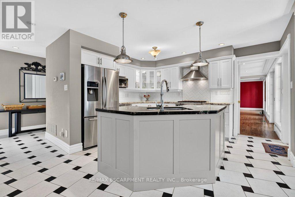 3151 LAKESHORE ROAD - 12
