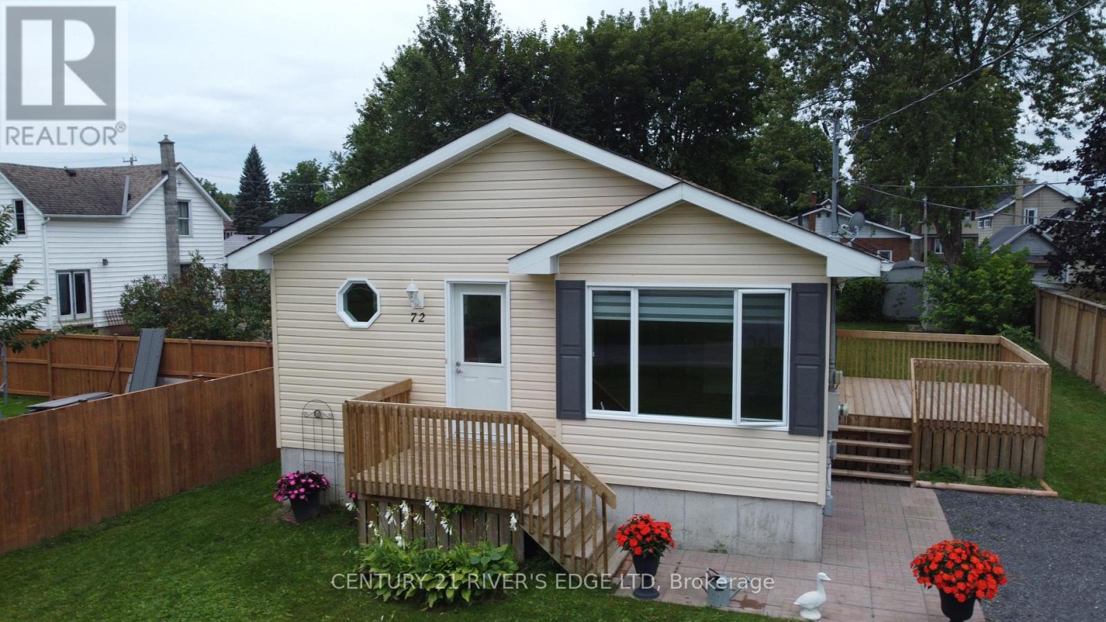 72 ST LAWRENCE STREET, South Dundas — photo 3