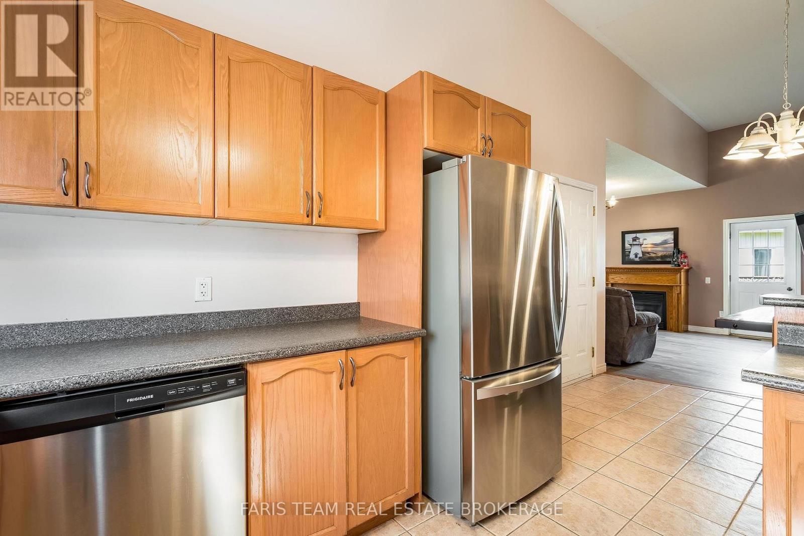 782 GREENWOOD CRESCENT - 10