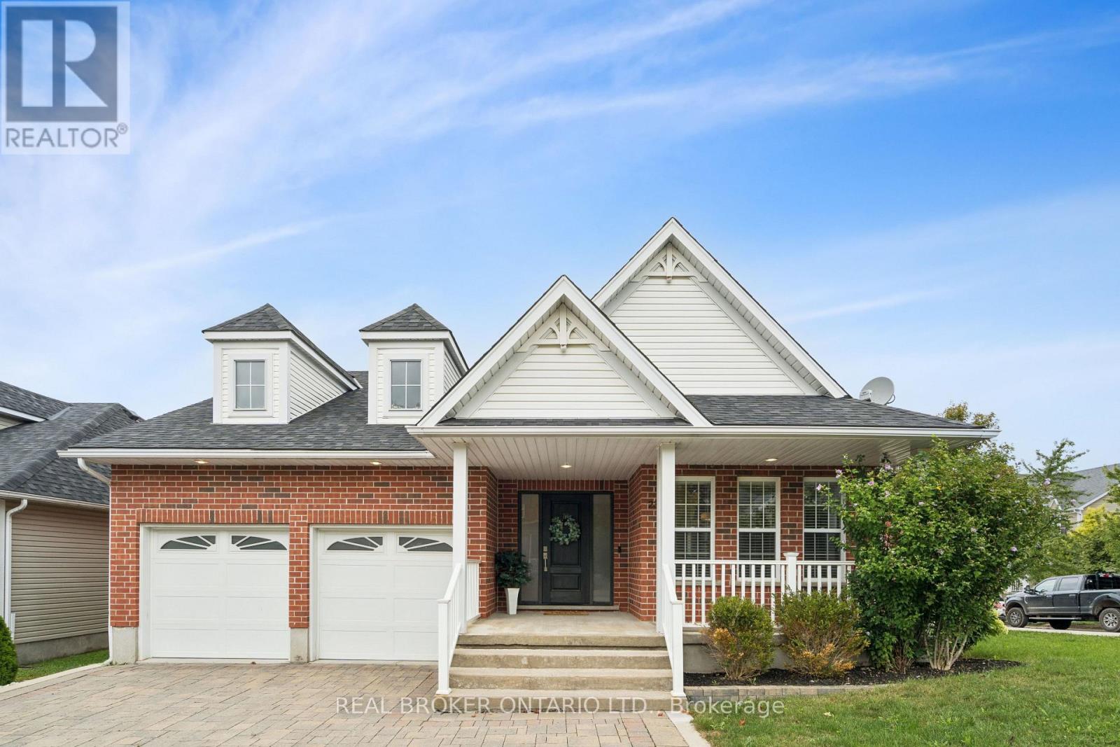 236 RIDGE TOP CRESCENT - 2