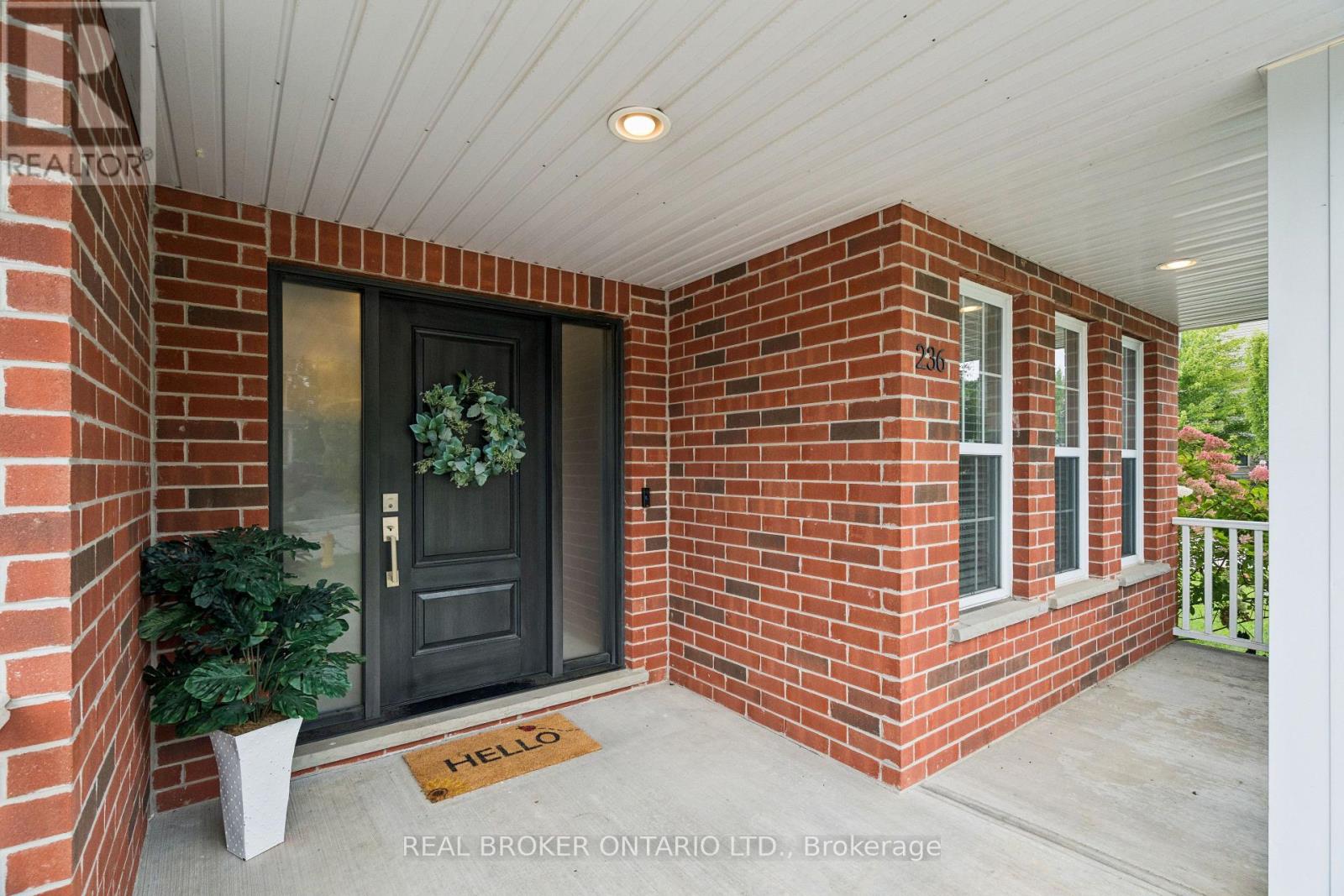 236 RIDGE TOP CRESCENT - 5