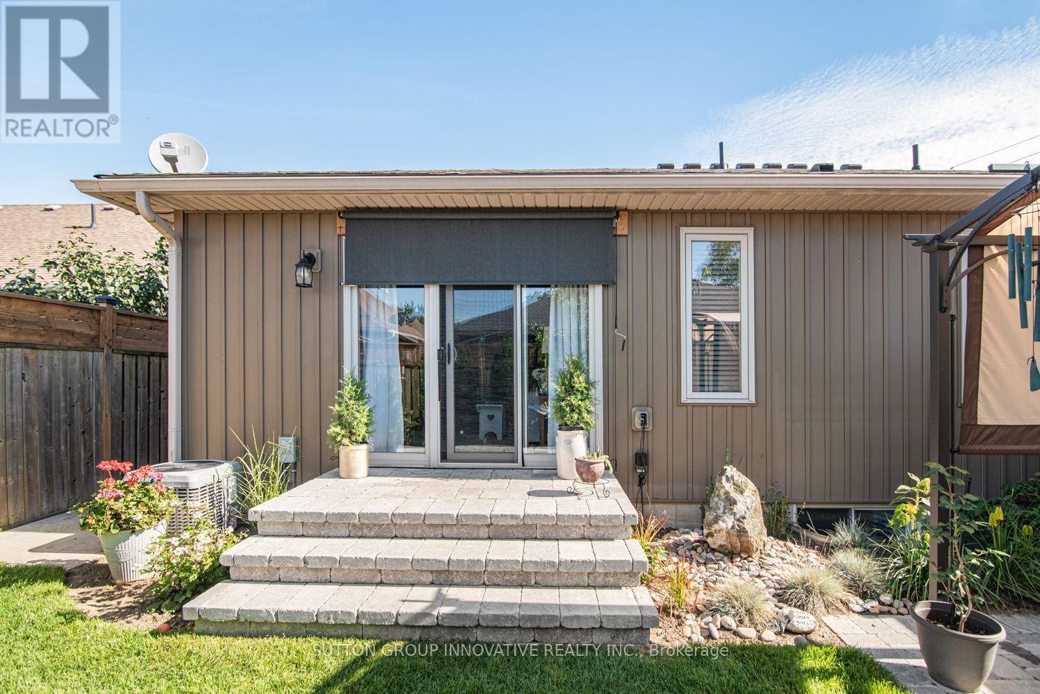 70 POSTMA DRIVE - 32
