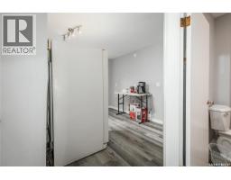 877 9th Avenue Nw, Moose Jaw, SK S6H4J3 Photo 15