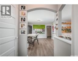 877 9th Avenue Nw, Moose Jaw, SK S6H4J3 Photo 9