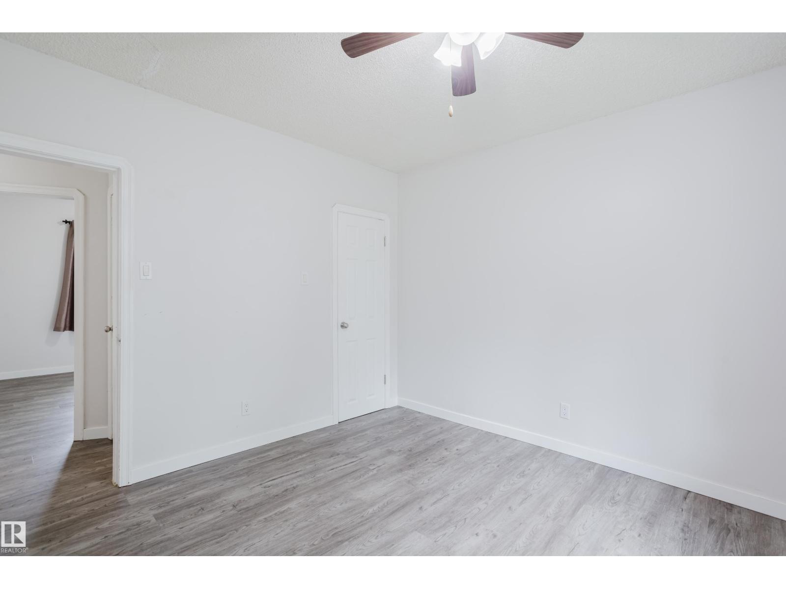 11934 87 ST NW - 20