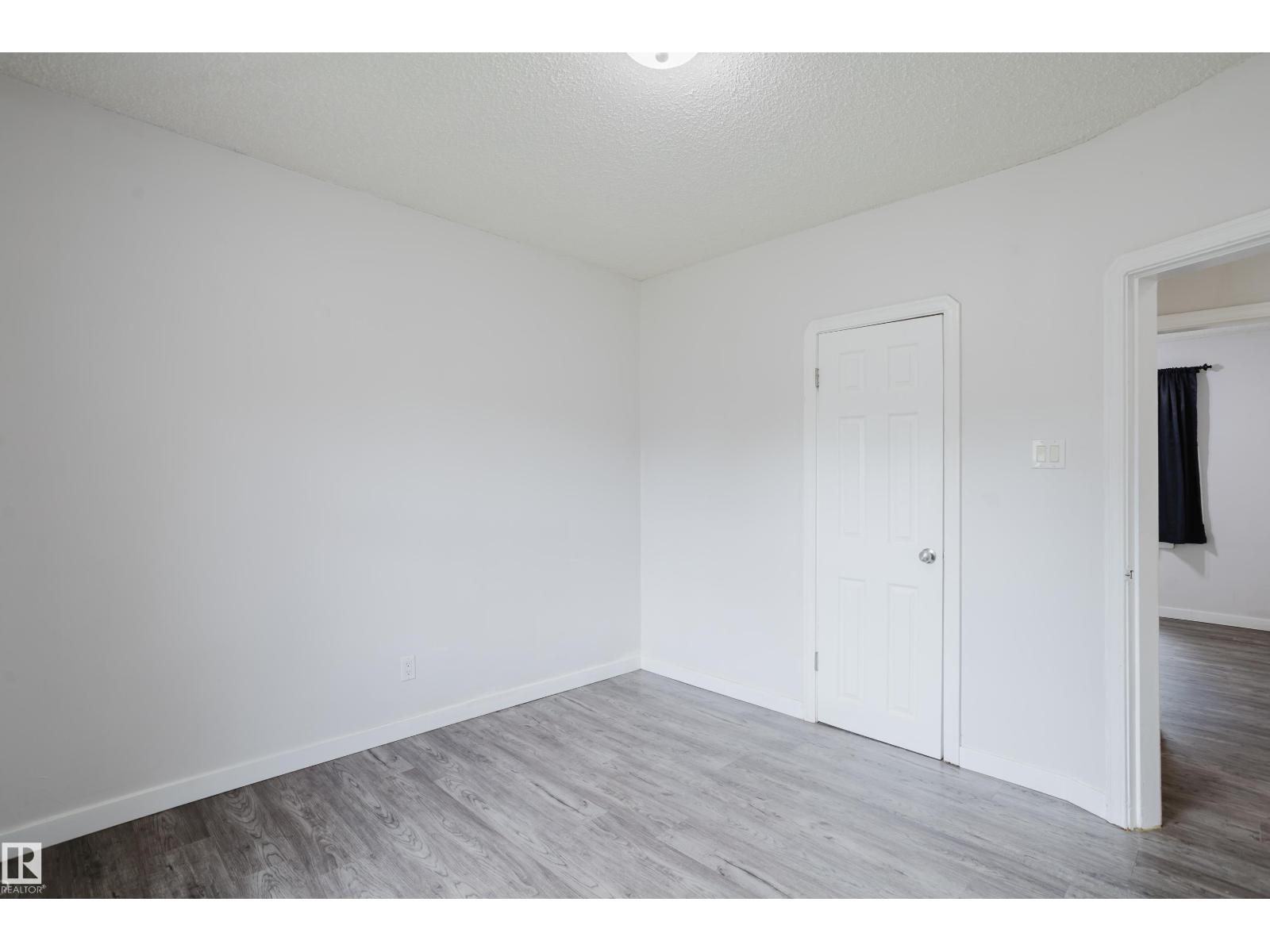 11934 87 ST NW - 22