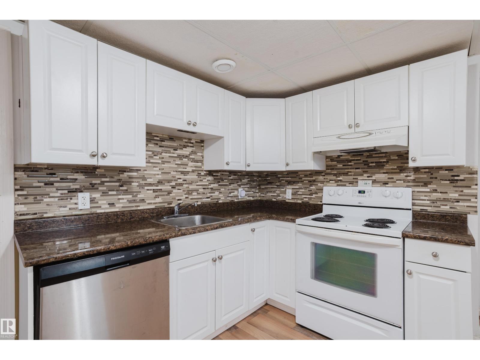11934 87 ST NW - 37