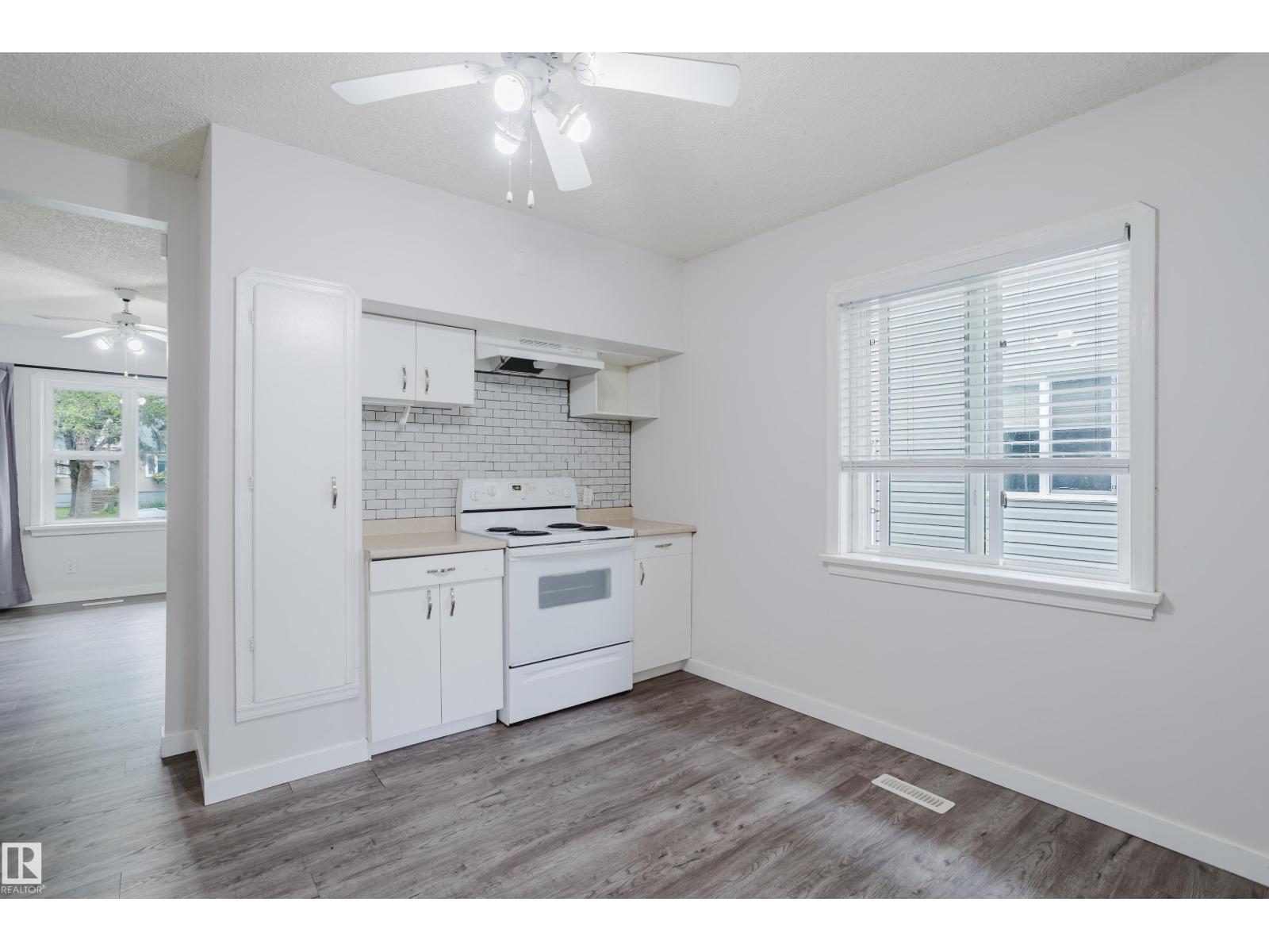 11934 87 ST NW - 4