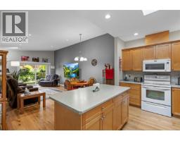 42 2001 Blue Jay Pl, Courtenay, BC V9N3Z6 Photo 12