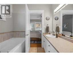 Laundry room - 42 2001 Blue Jay Pl, Courtenay, BC V9N3Z6 Photo 6