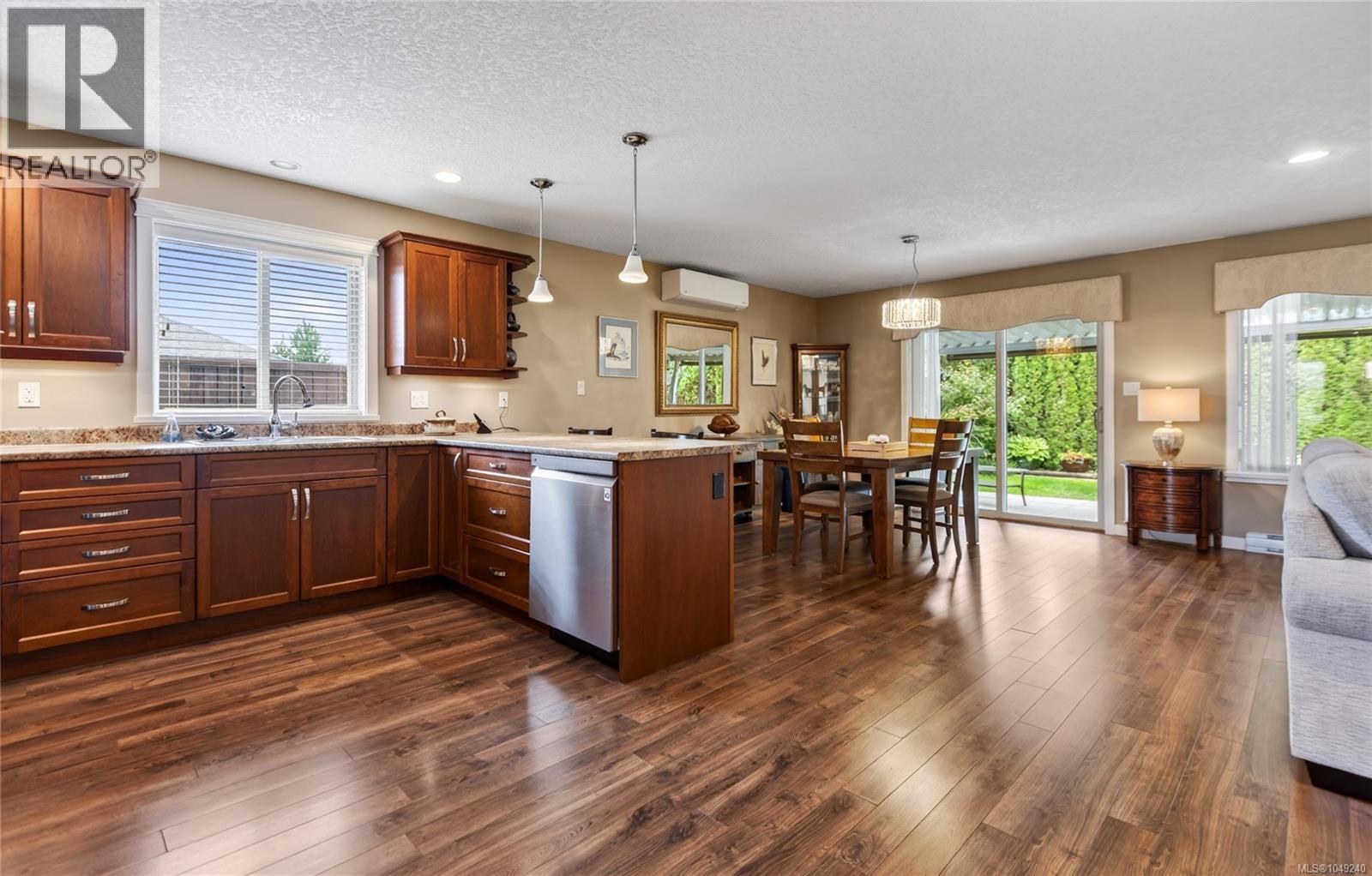 2567 Kendal Ave, Cumberland