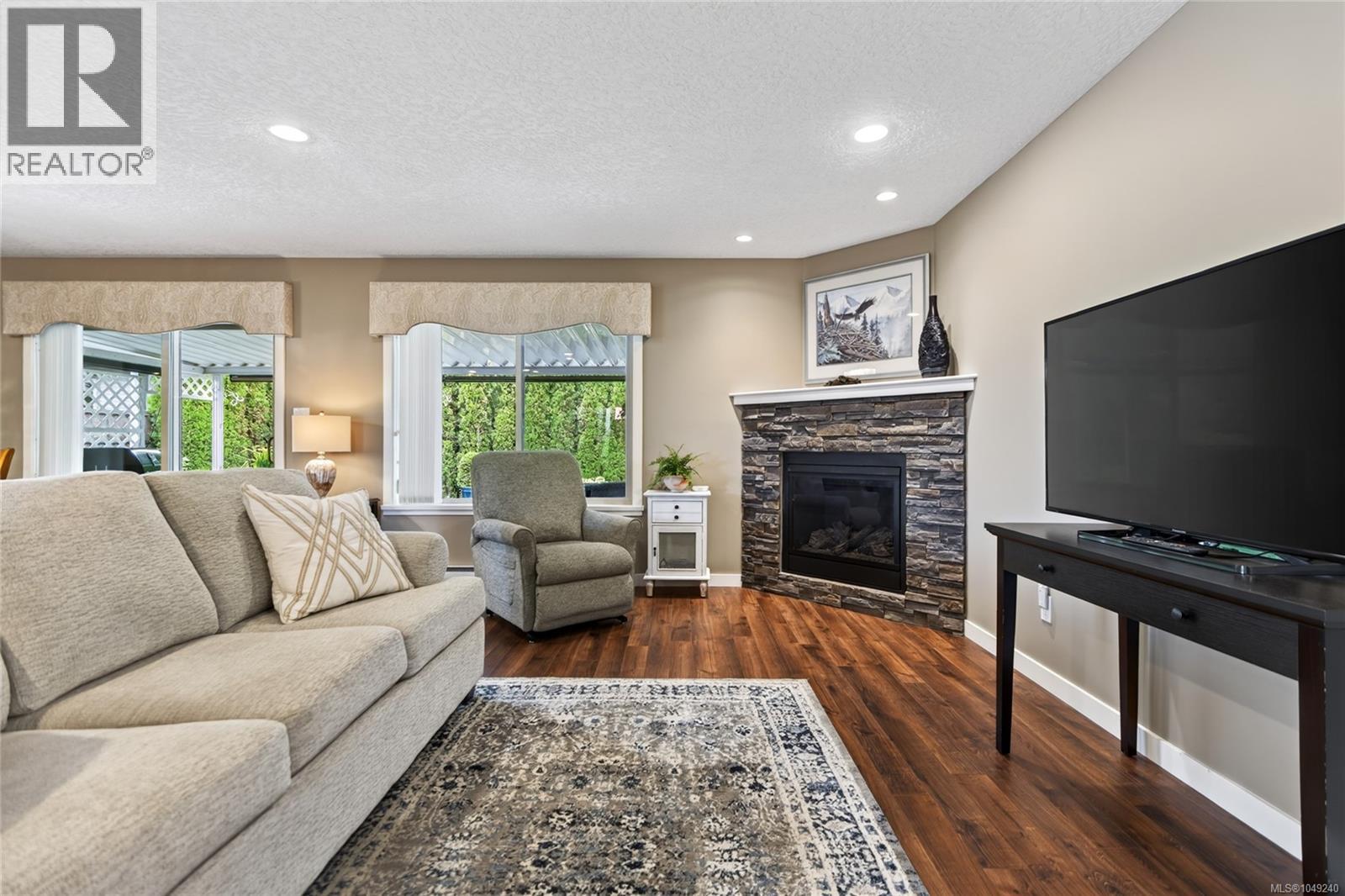 2567 Kendal Ave - 28