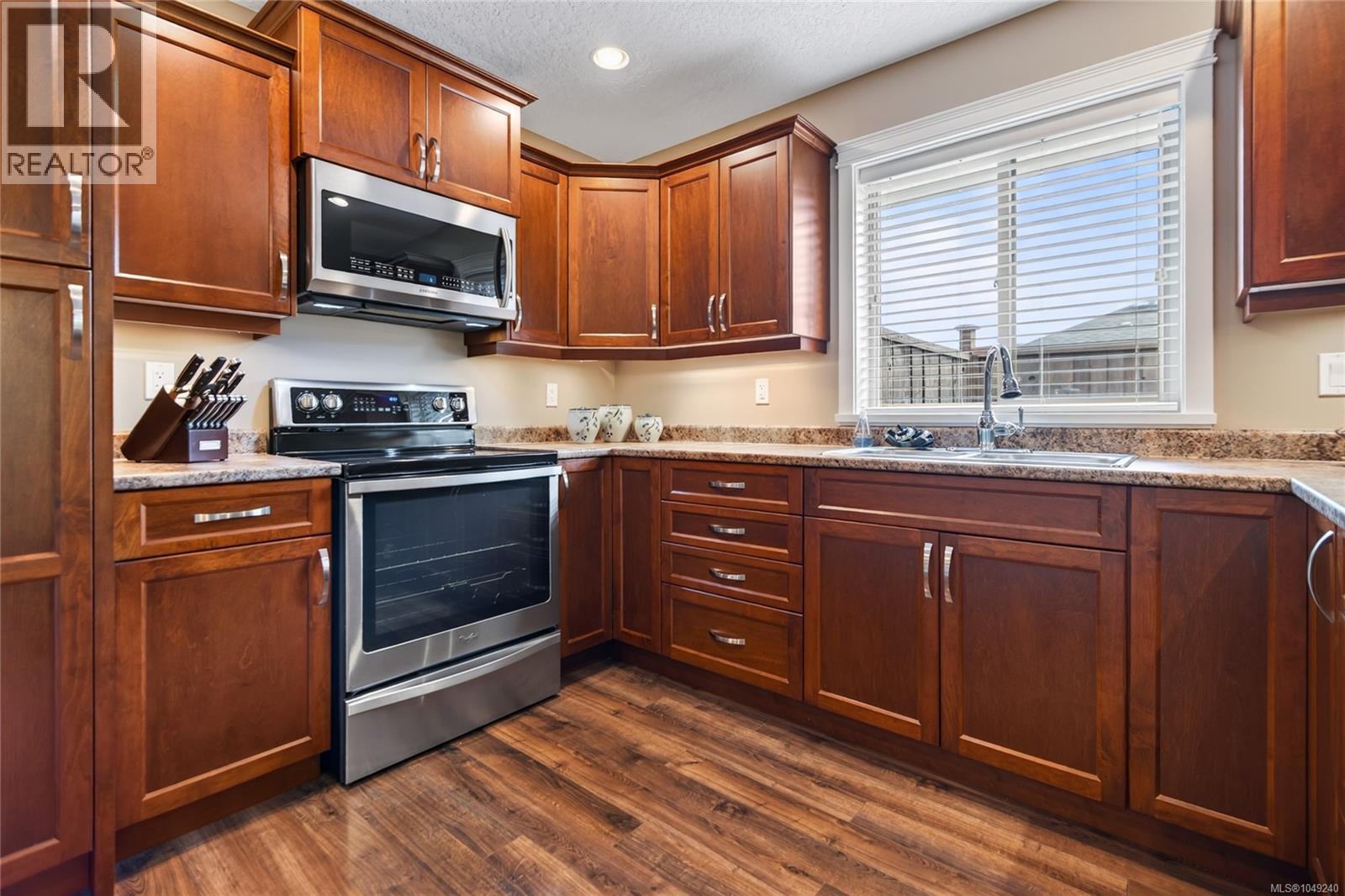 2567 Kendal Ave, Cumberland