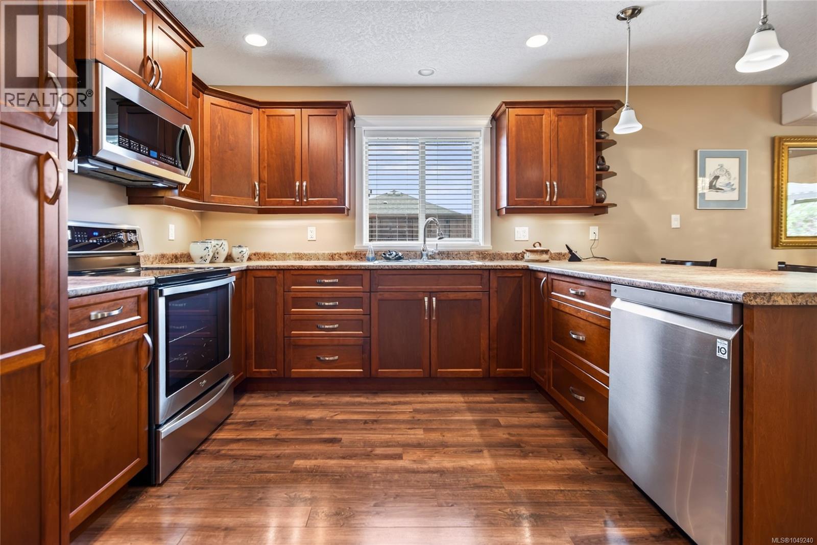 2567 Kendal Ave, Cumberland