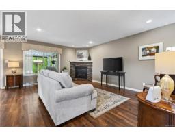 2567 Kendal Ave, Cumberland, BC V0R1S0 Photo 25
