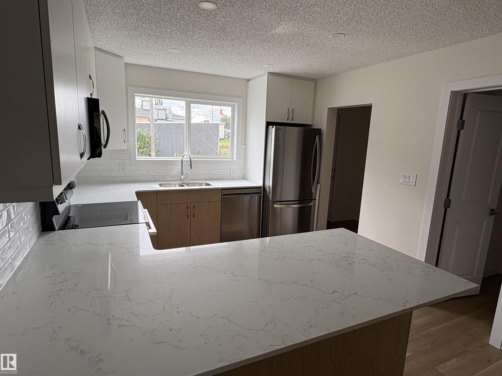 4843 115 AV NW - 8