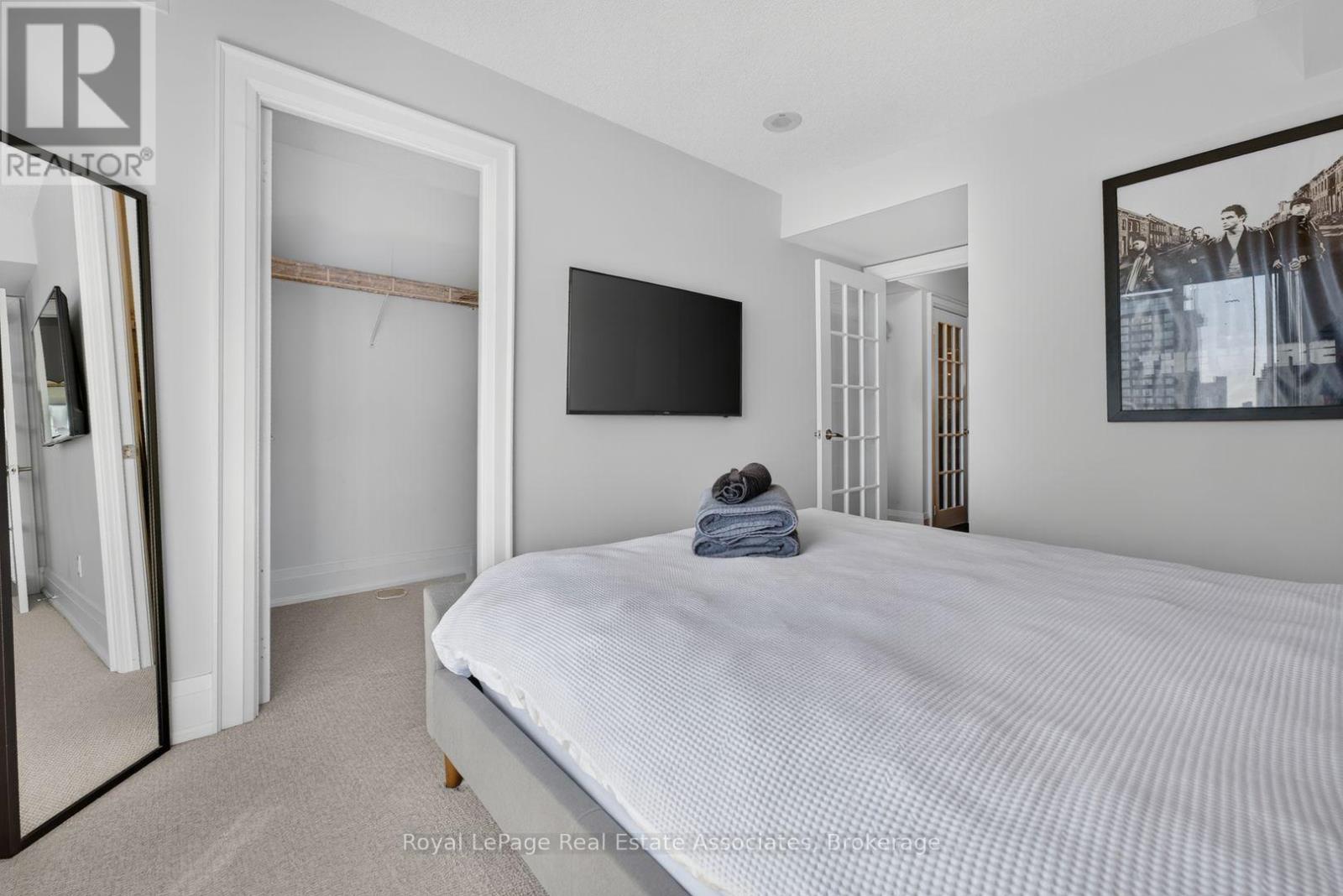 #2210 80 WESTERN BATTERY ROAD - 22