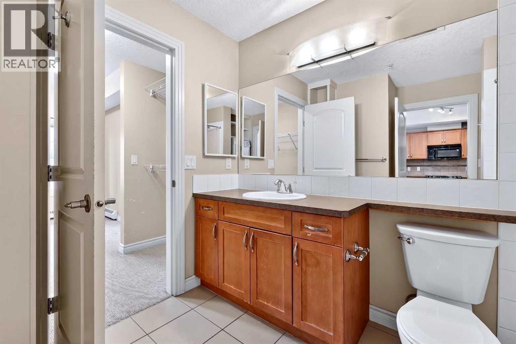#137 60 Royal Oak Plaza NW - 10