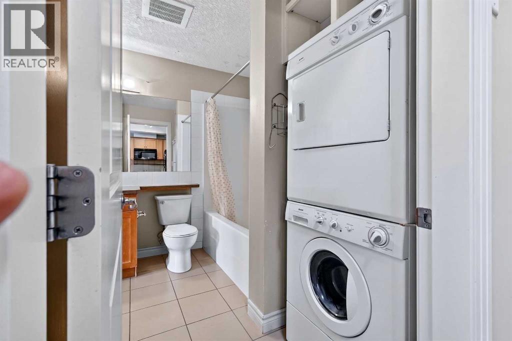 #137 60 Royal Oak Plaza NW - 11