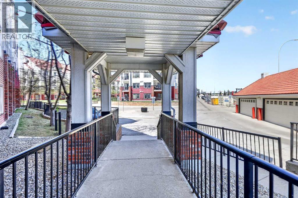#137 60 Royal Oak Plaza NW - 27