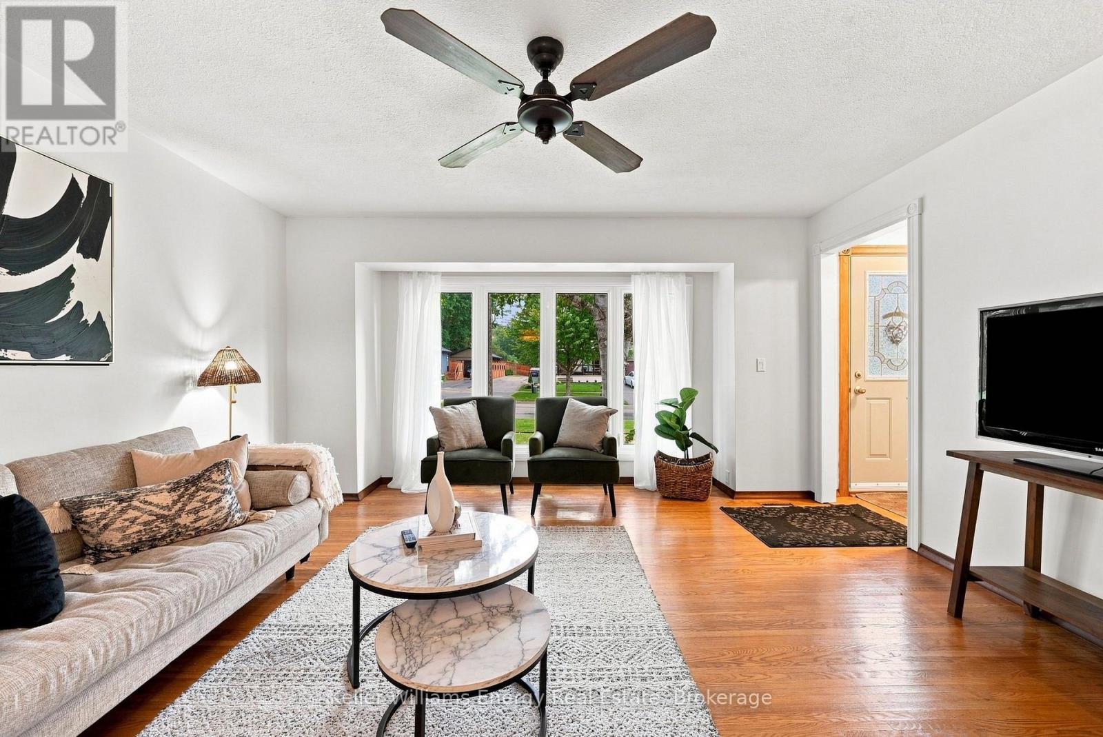 410 GRANDVIEW STREET S - Image 11