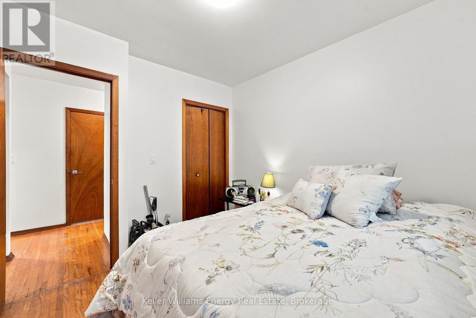 410 GRANDVIEW STREET S - 22
