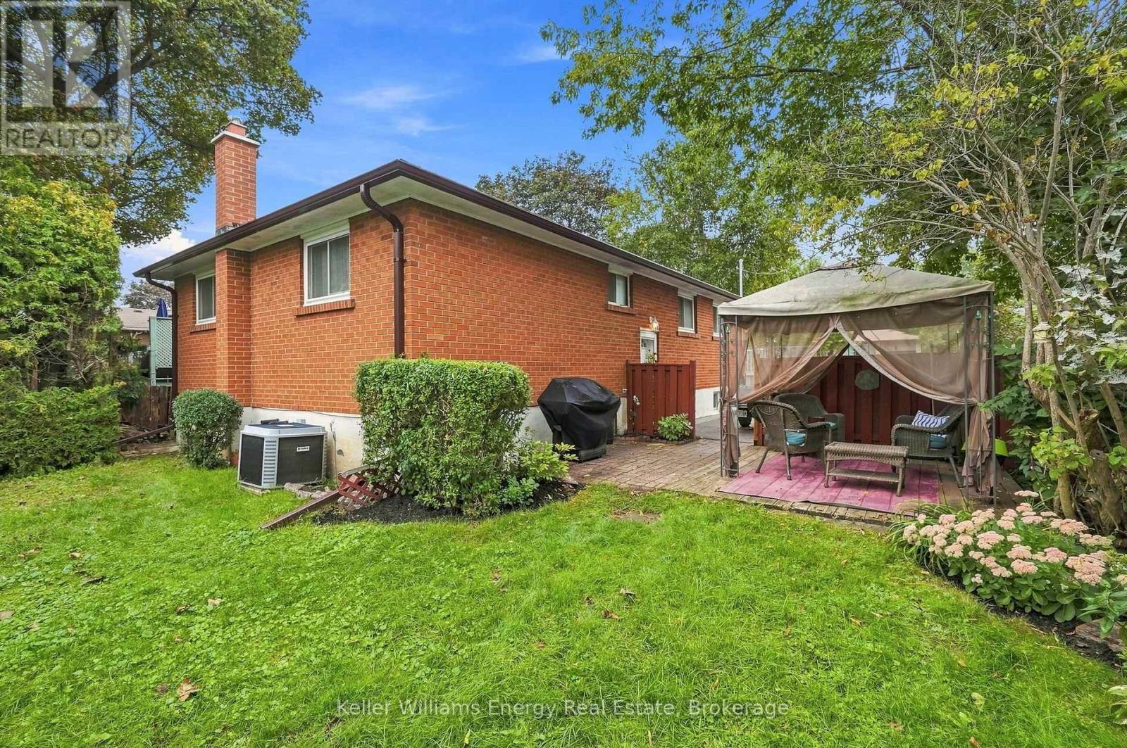 410 GRANDVIEW STREET S - 38