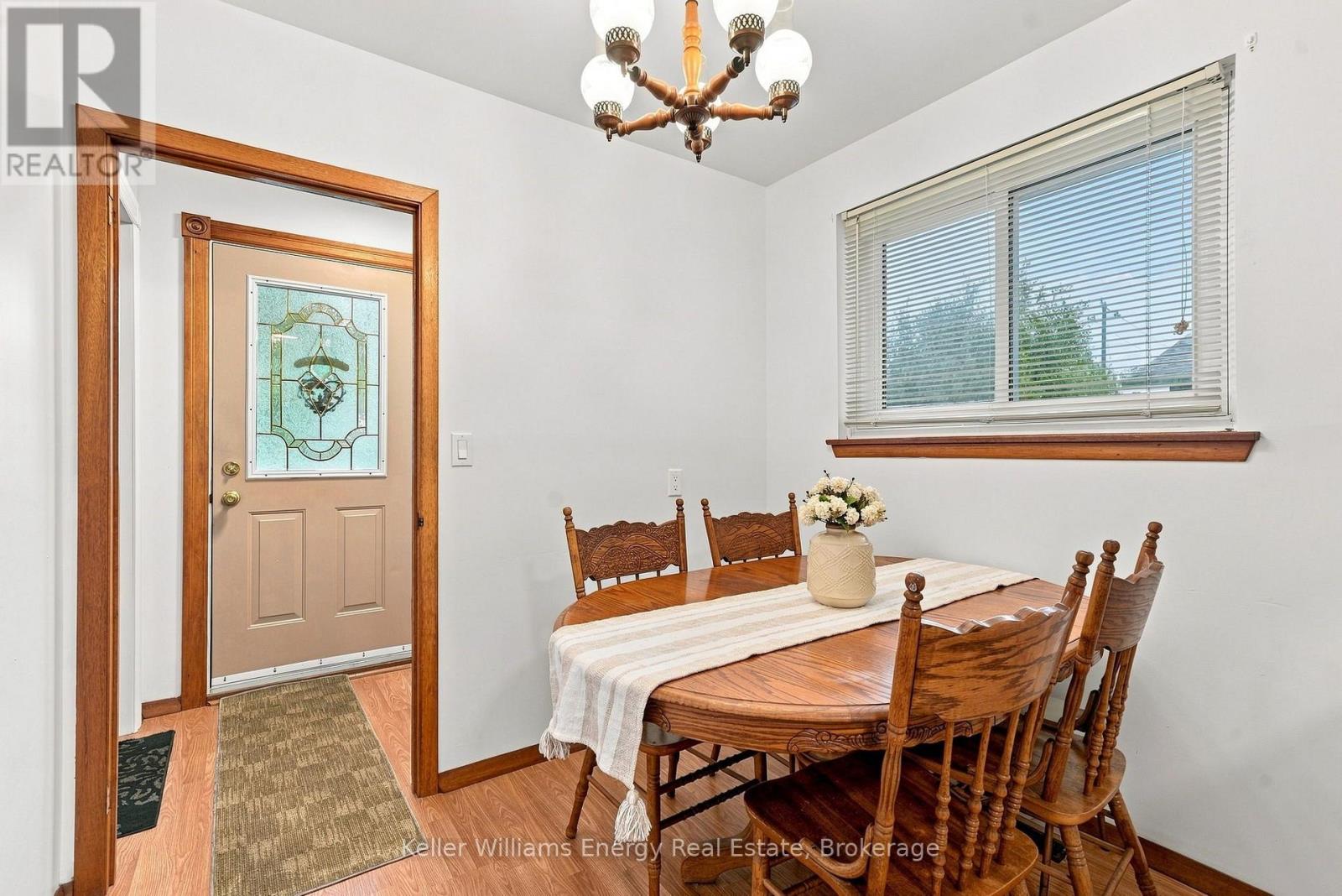 410 GRANDVIEW STREET S - 9