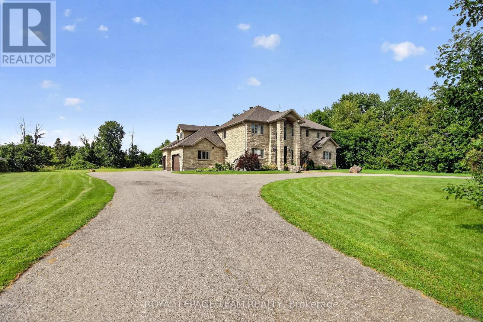 1425 BALMORAL DRIVE - 2