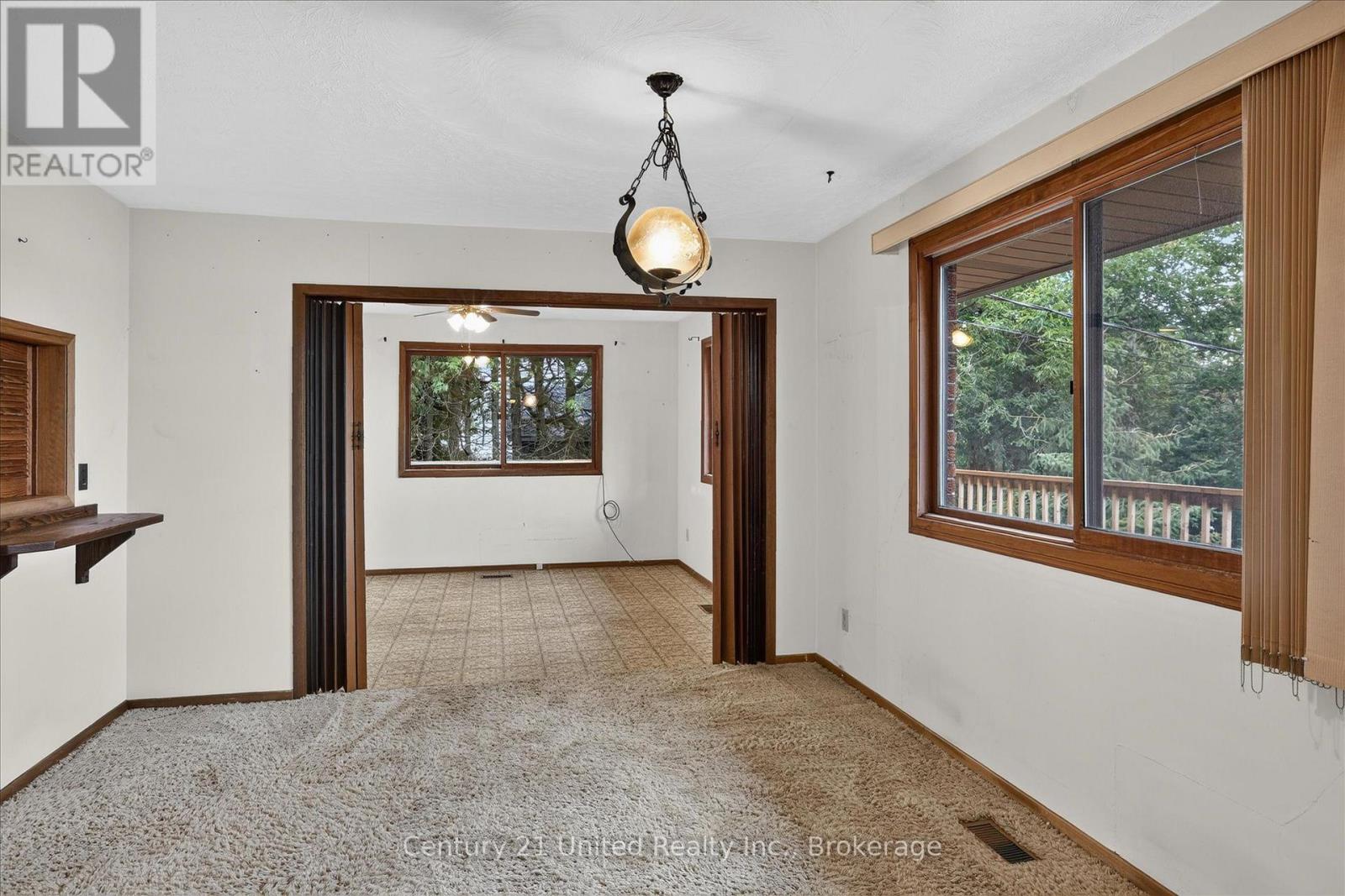 995 NICHOLL'S BOULEVARD - 10