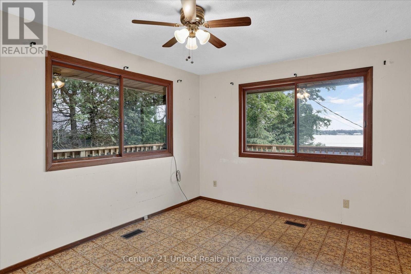 995 NICHOLL'S BOULEVARD - 12