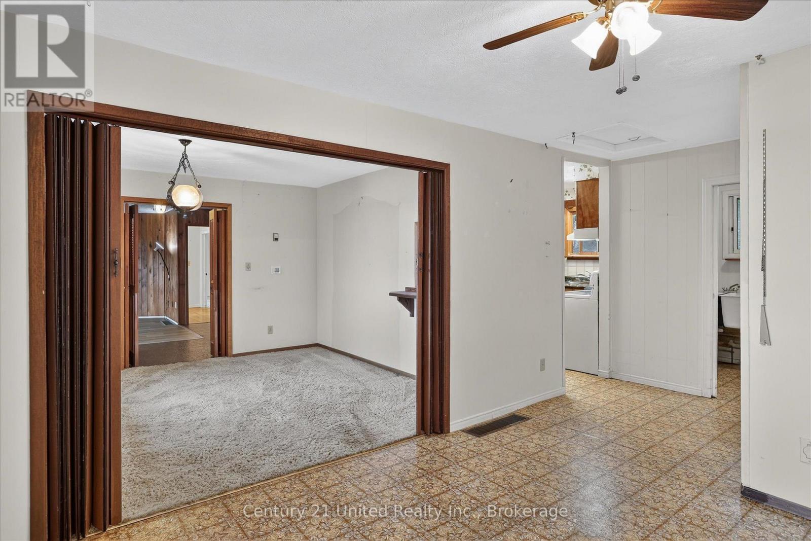 995 NICHOLL'S BOULEVARD - 14