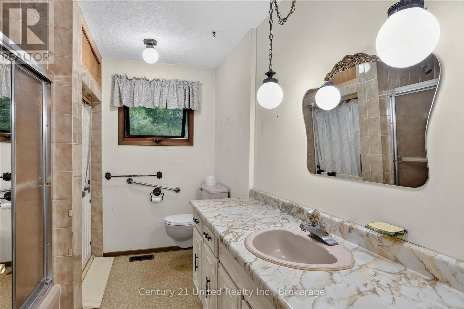 995 NICHOLL'S BOULEVARD - 25