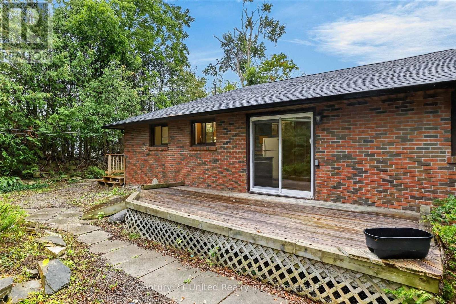 995 NICHOLL'S BOULEVARD - 43