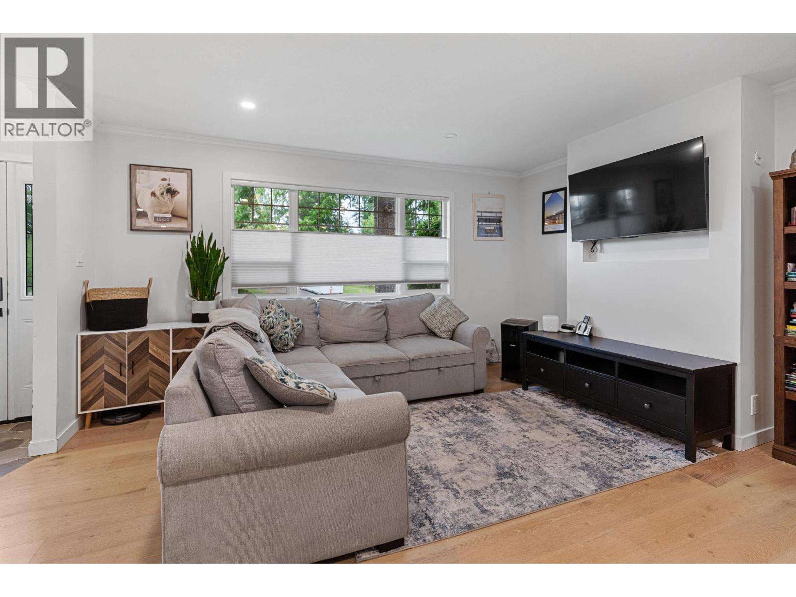 Photo 10 of 34 — 7511 JEAN DE BREBEUF CRESCENT · Prince George, BC
