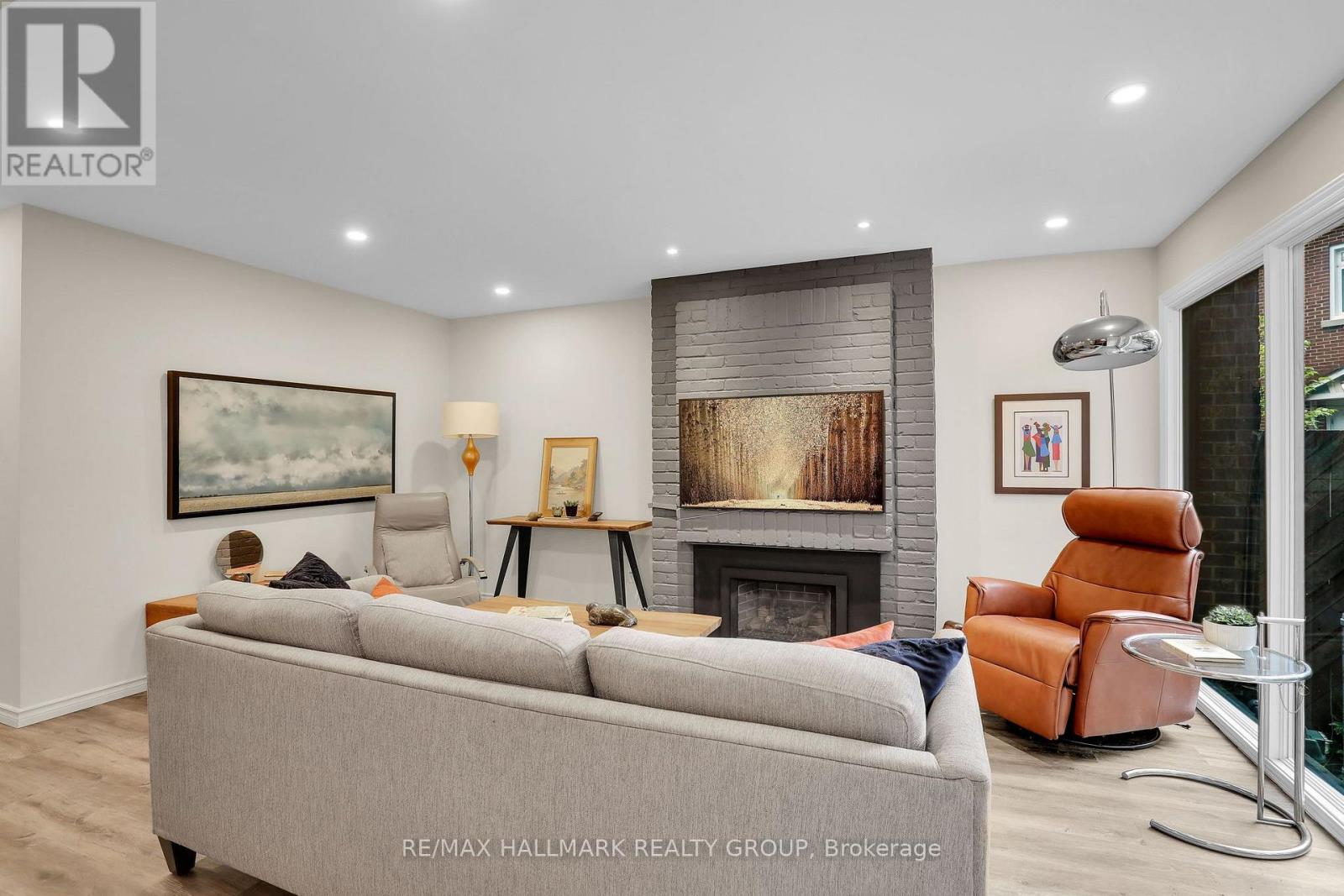 3 Bed, 2 Bath House for Sale in Ottawa – 6 – 525 HILSON AVENUE, Ottawa – MLS# X13766902 - Image 12