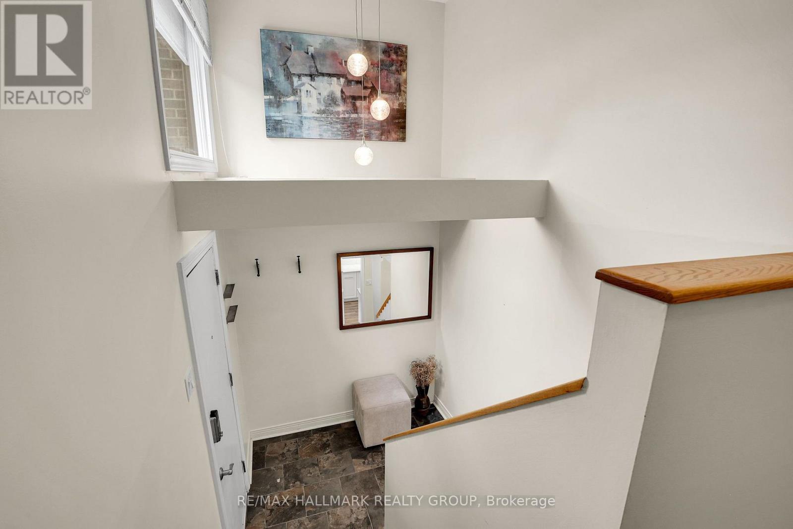 3 Bed, 2 Bath House for Sale in Ottawa – 6 – 525 HILSON AVENUE, Ottawa – MLS# X13766902 - Image 15