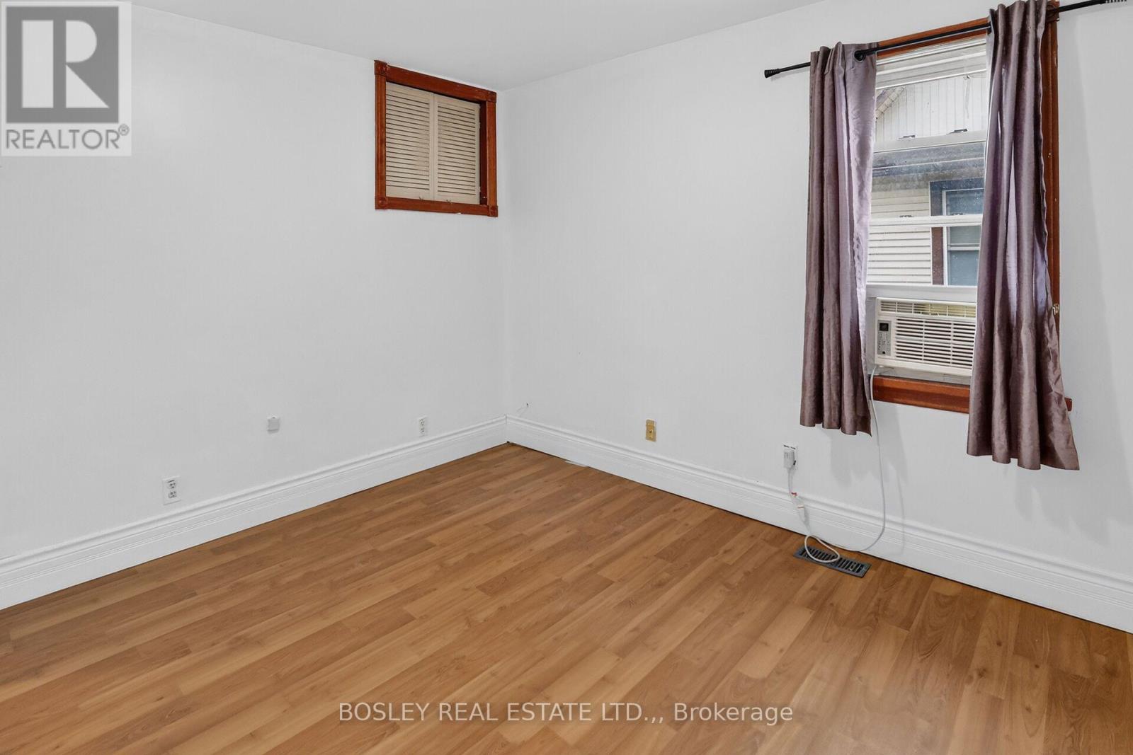 5186 MCGLASHAN CRESCENT - Image 20