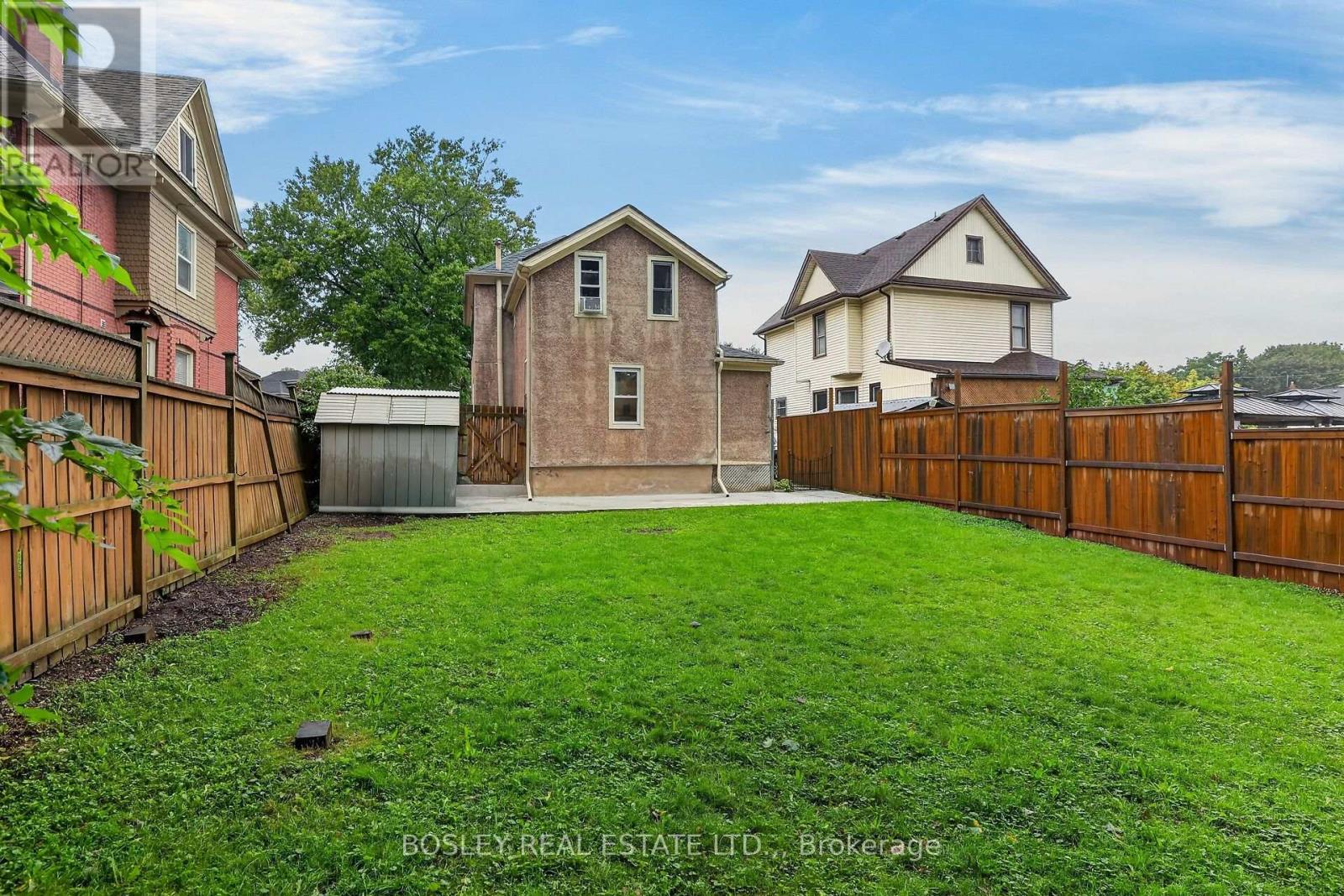 5186 MCGLASHAN CRESCENT - 35