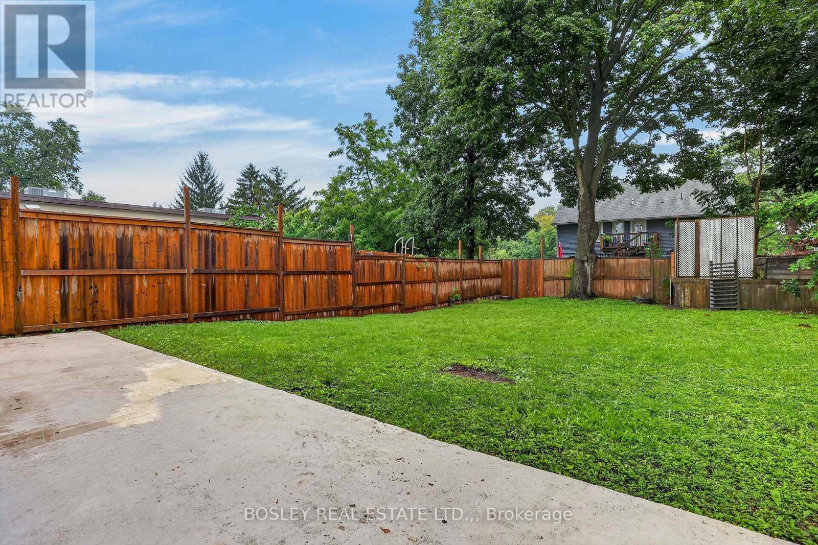 5186 MCGLASHAN CRESCENT - Image 37