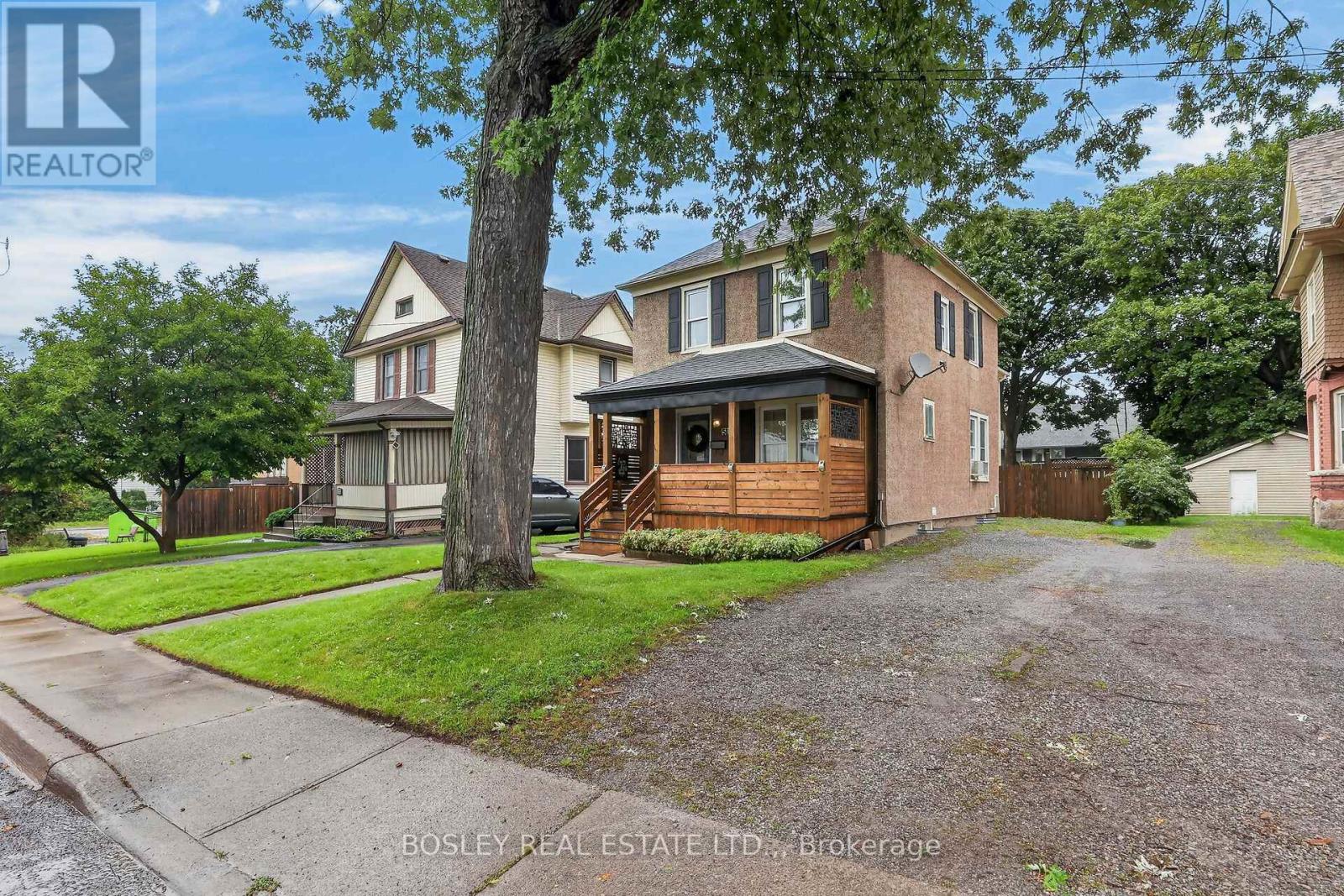 5186 MCGLASHAN CRESCENT - 50