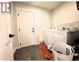 1040 Celia Crescent, Gibsons, BC V0N1V7 Photo 14