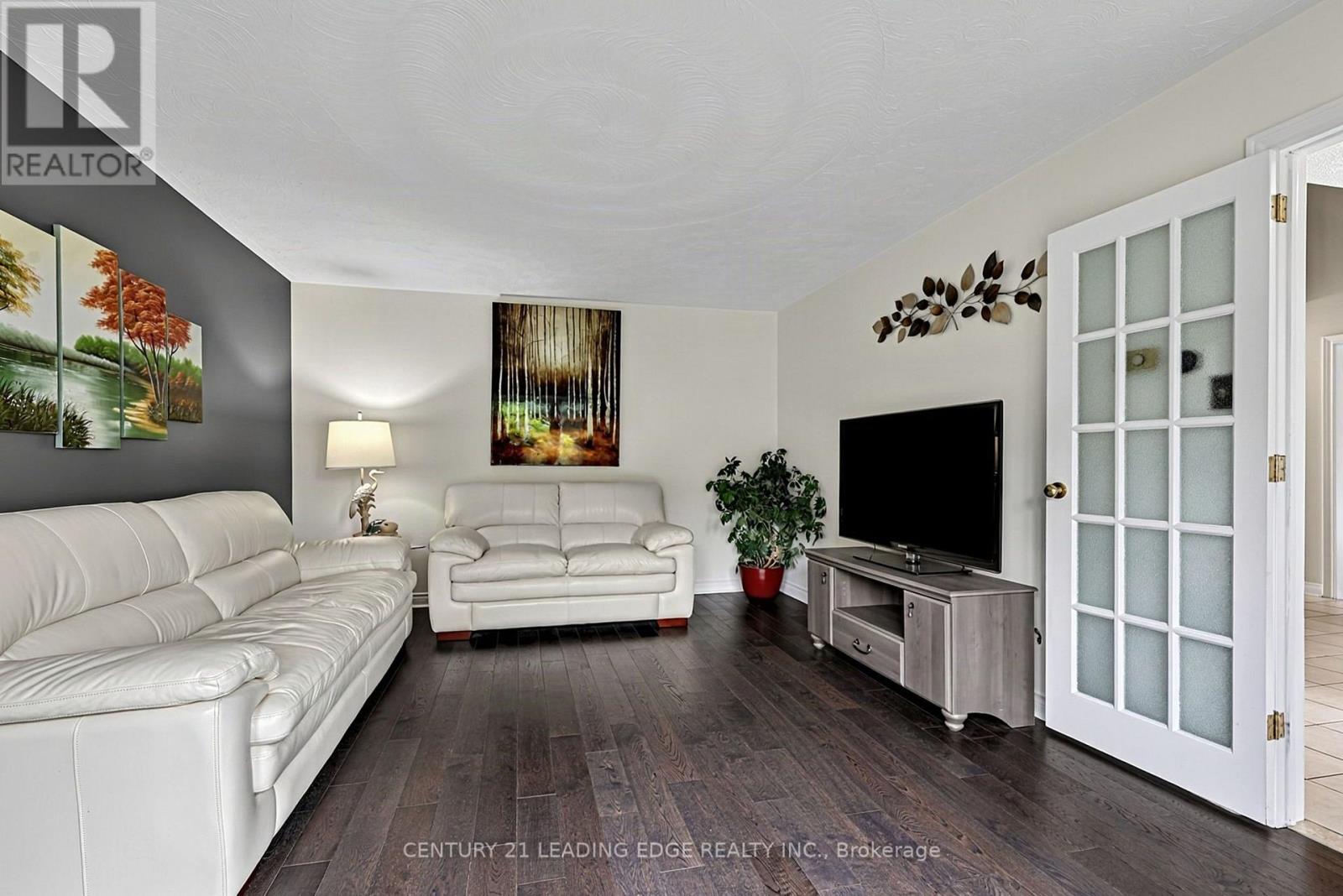 48 BROADVIEW AVENUE - Image 10