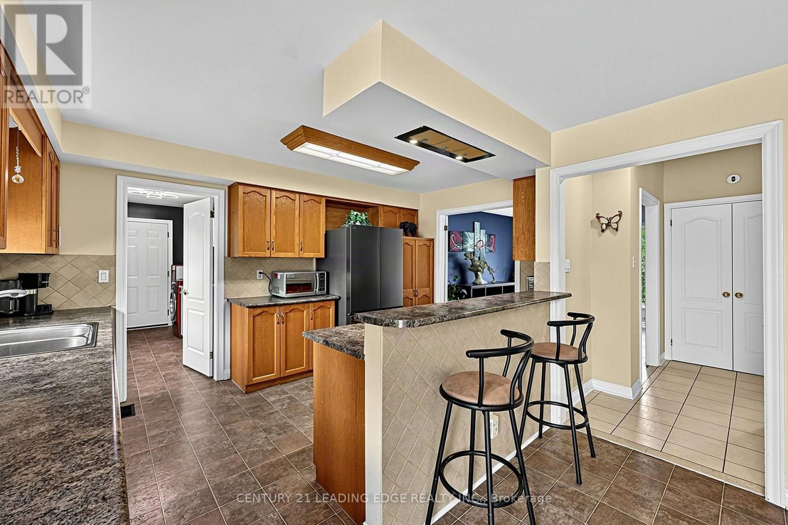 48 BROADVIEW AVENUE - Image 14