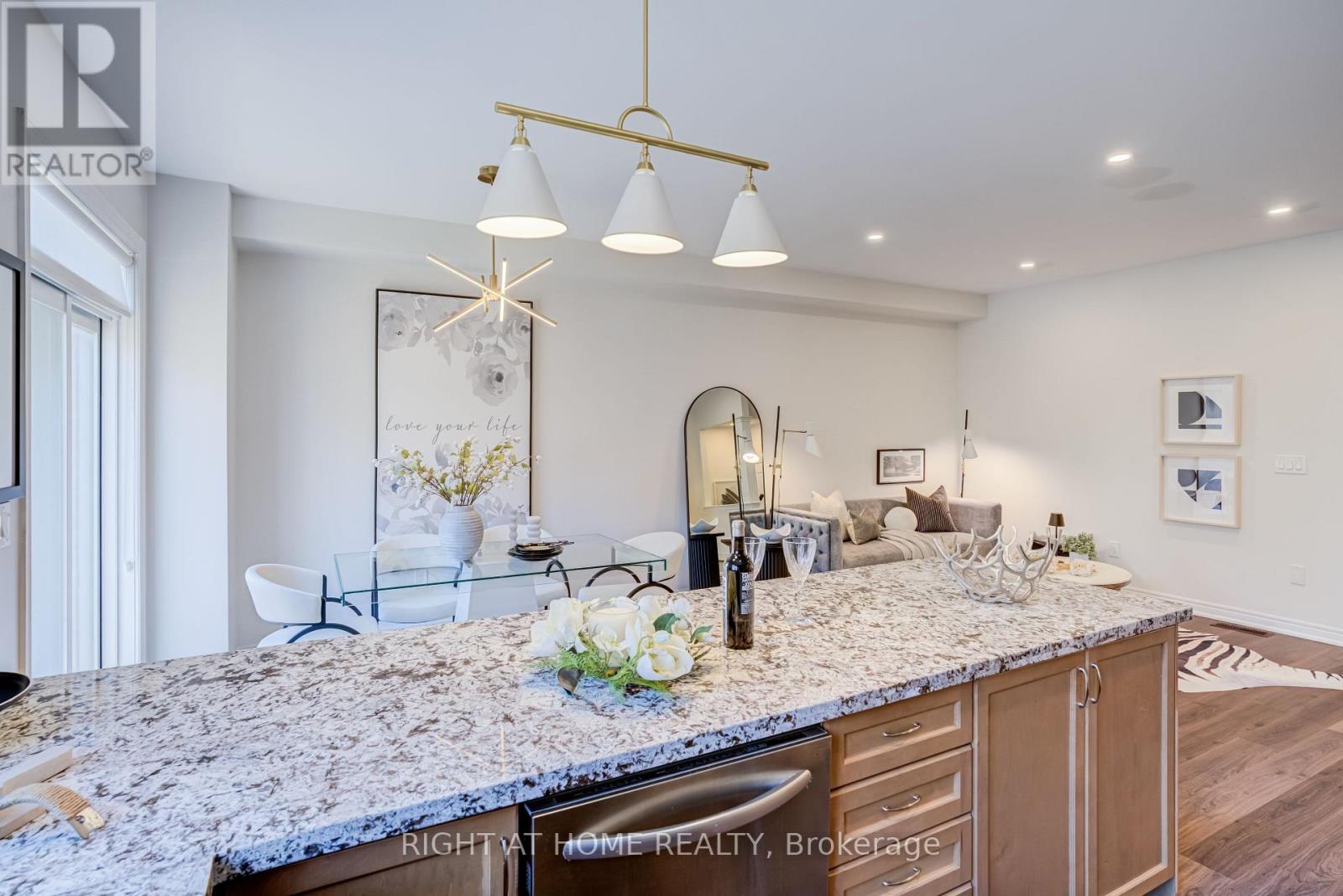 50 COLLIER CRESCENT - 17