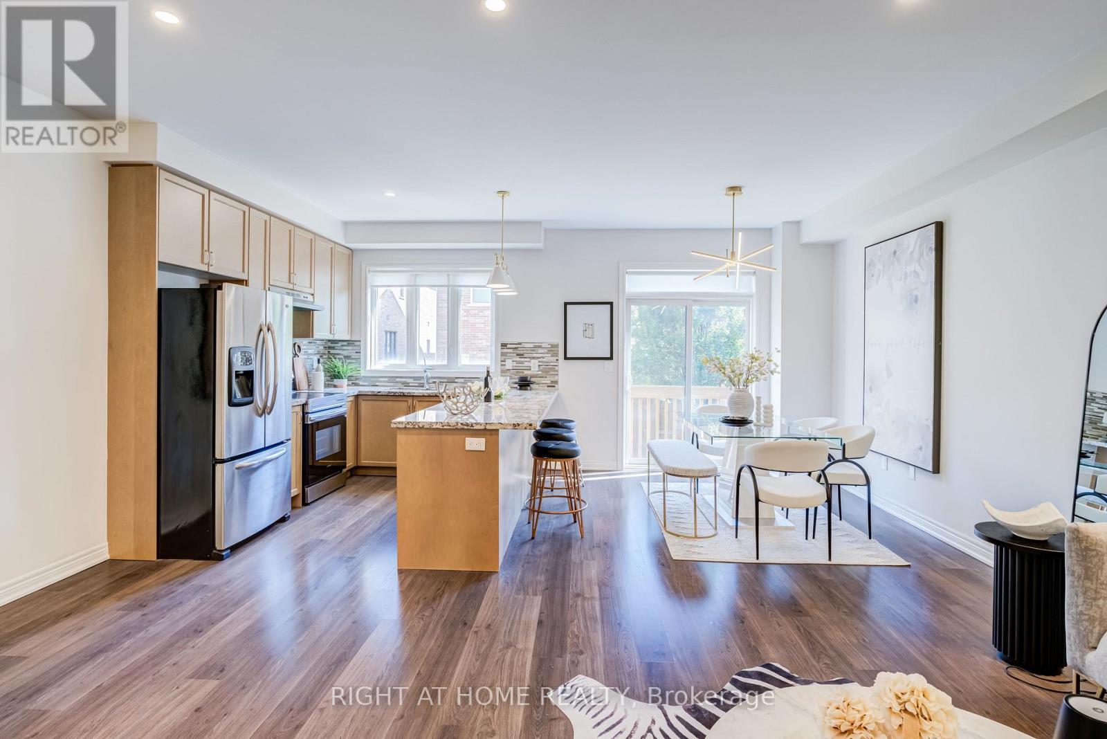 50 COLLIER CRESCENT - 25