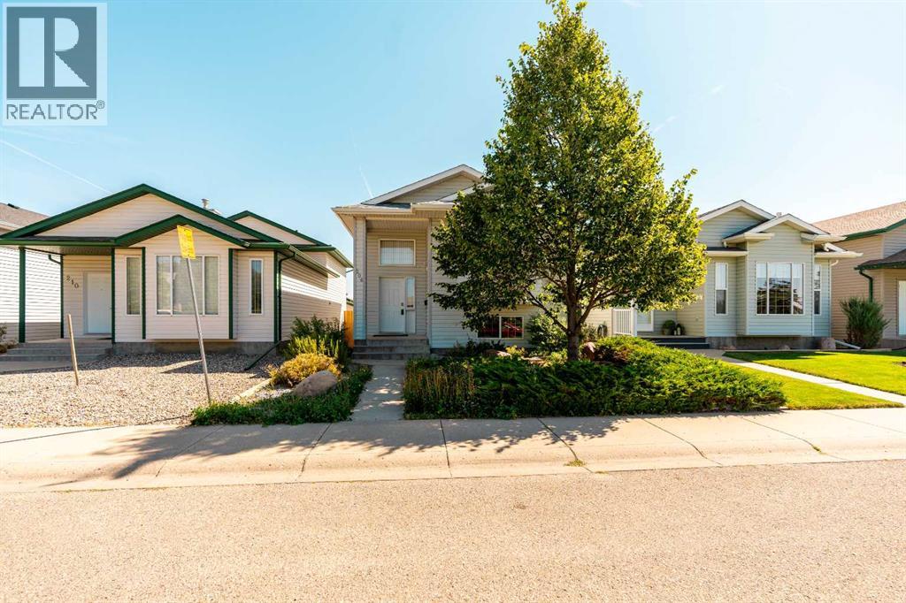 206 Fairmont Garden Road S - 1
